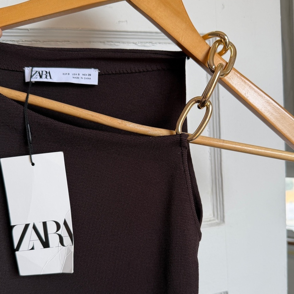 NWT Zara Asymmetric One Shoulder Knit Top w Gold Chain Chocolate Brown Sz S
